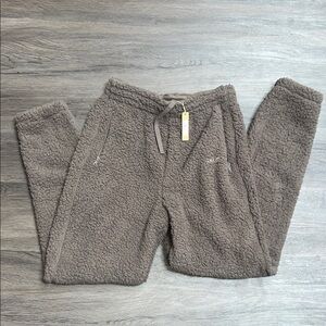 NWT SKIMS Teddy Sherpa Joggers